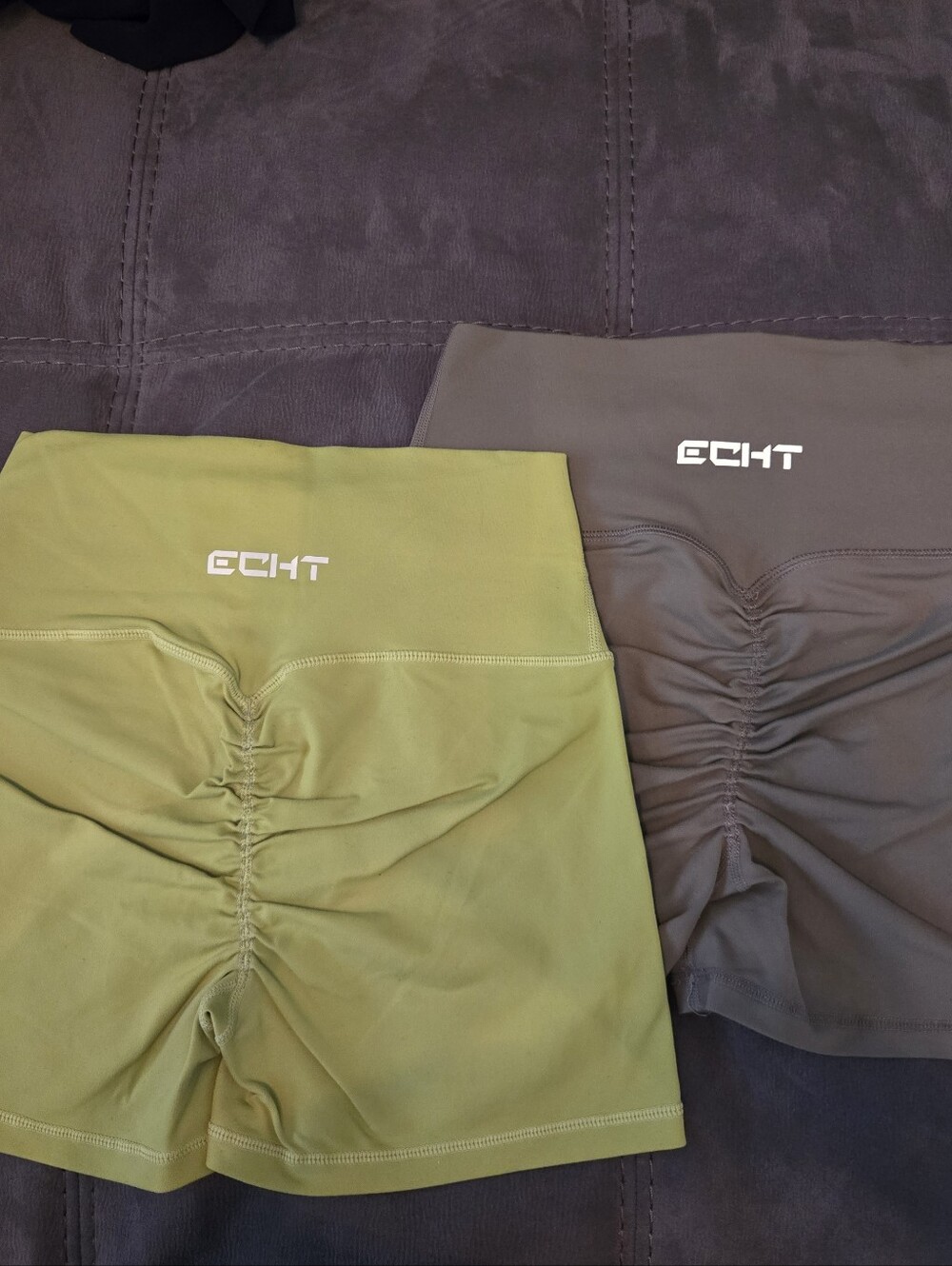 ECHT Scrunch-Back Shorts in Olive and Green - M